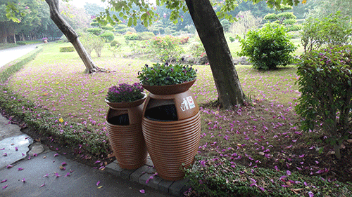  汕頭玻璃鋼花盆垃圾桶，點綴公園好環(huán)境。